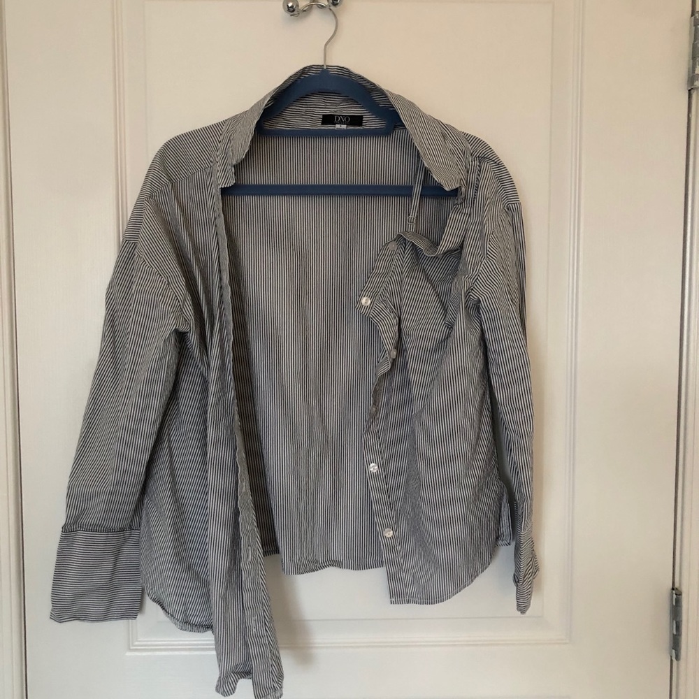 Striped Off-Sleeve Button-Up Shirt